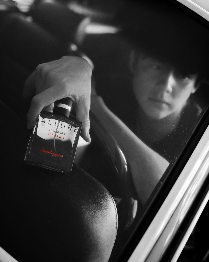 Prinfanclub's tweet photo. หล่ออออออออ ❤️
#AllureHomme #CHANELFragrance

#mark_prin #markprin #prinfanclub #หมากปริญ https://t.co/dK1hVg64SA