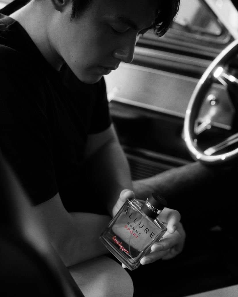 Prinfanclub's tweet photo. หล่ออออออออ ❤️
#AllureHomme #CHANELFragrance

#mark_prin #markprin #prinfanclub #หมากปริญ https://t.co/dK1hVg64SA