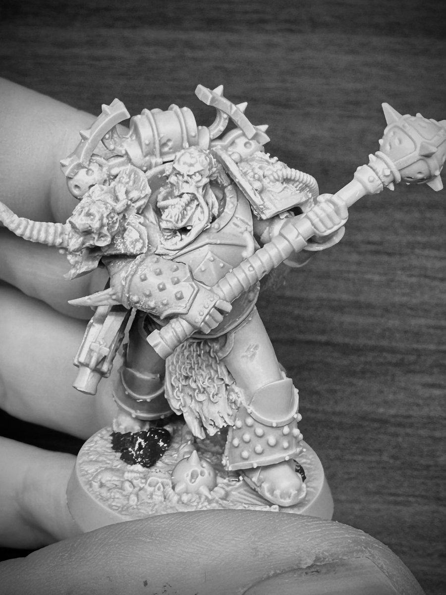lillegendstudio's tweet image. Brighten up my day with your projects - what are we working on? What did we do this past weekend? 

I want to strip away the goofier elements of the later sculpts, the smiles, the nurglings etc. 

#blacklegion -#truescale #conversion