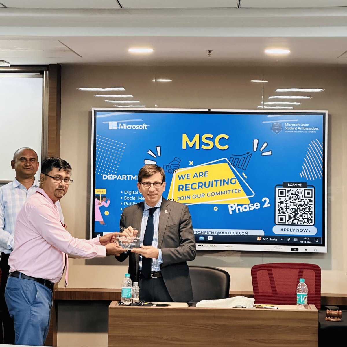 NMIMS_MPSTME's tweet photo. Over 500 delegates gathered at NMIMS for Mumbai MUN 2024, engaging in powerful debates on global issues. With an inspiring address from Mr. Jean-Marc Séré-Charlet, the event was a huge success!
Thank you to everyone who contributed!
#NMIMS #NMIMSian #MPSTME #MumbaiMUN https://t.co/FoX1fbqXSK
