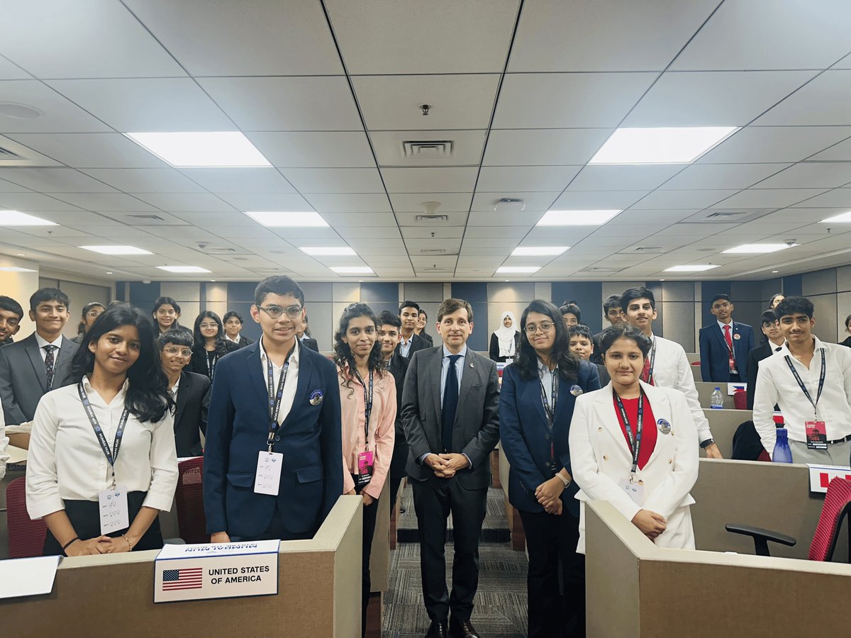 NMIMS_MPSTME's tweet photo. Over 500 delegates gathered at NMIMS for Mumbai MUN 2024, engaging in powerful debates on global issues. With an inspiring address from Mr. Jean-Marc Séré-Charlet, the event was a huge success!
Thank you to everyone who contributed!
#NMIMS #NMIMSian #MPSTME #MumbaiMUN https://t.co/FoX1fbqXSK