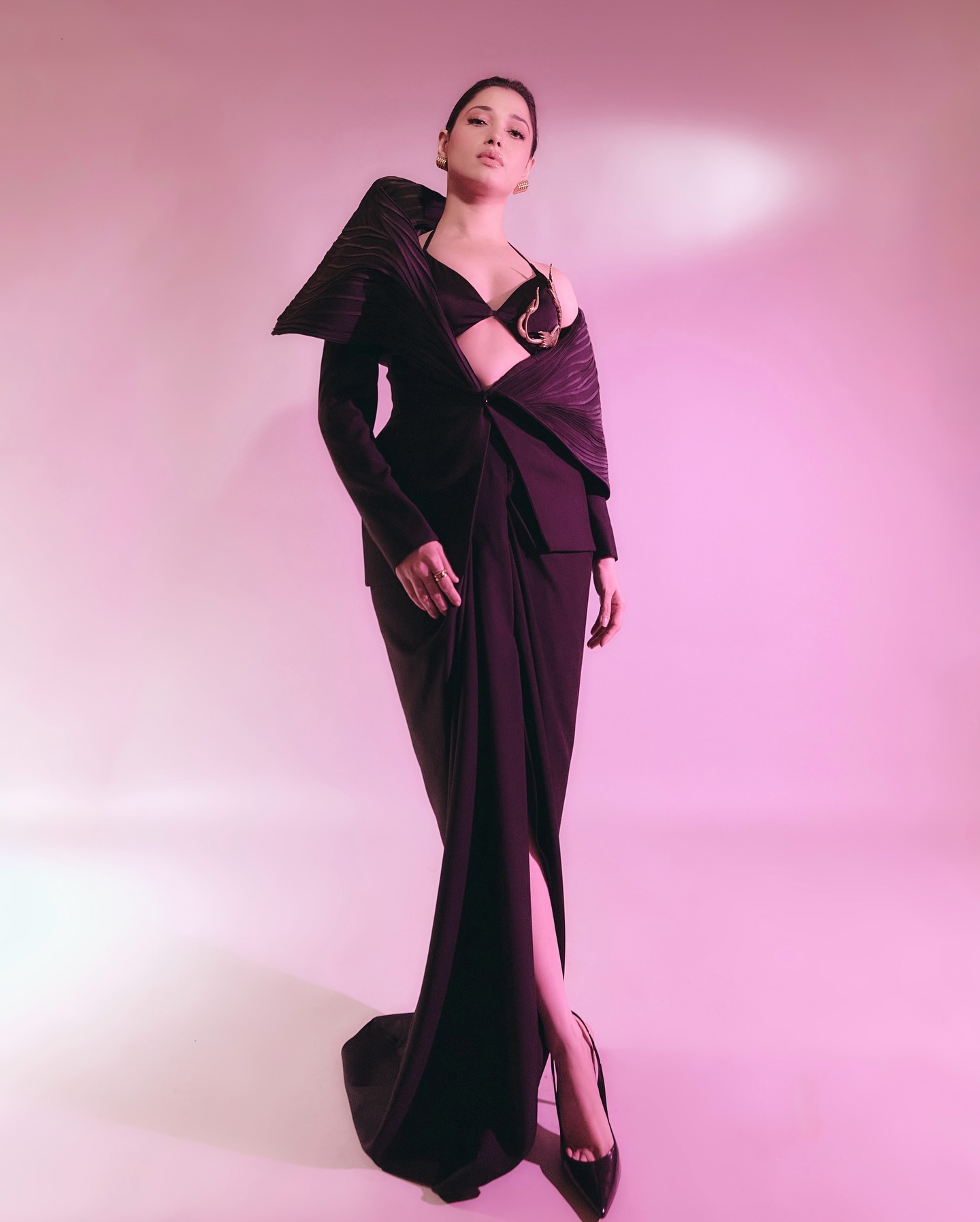 GcGfnnwW4AAtSL4?format=jpg&name=large