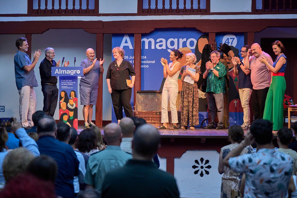 Festival de Teatro Clásico de Almagro (@festivalalmagro) on Twitter photo Desde el Festival de Almagro, queremos felicitar con mucho entusiasmo a Laila Ripoll, directora de escena, dramaturga y pedagoga, por su nombramiento como nueva directora de la CNTC (<a href="/TEATROCLASICO/">Teatro Clásico - CNTC</a>). 🎉🤝 Desde el Festival de Almagro, queremos felicitar con mucho entusiasmo a Laila Ripoll, directora de escena, dramaturga y pedagoga, por su nombramiento como nueva directora de la CNTC (<a href="/TEATROCLASICO/">Teatro Clásico - CNTC</a>). 🎉🤝