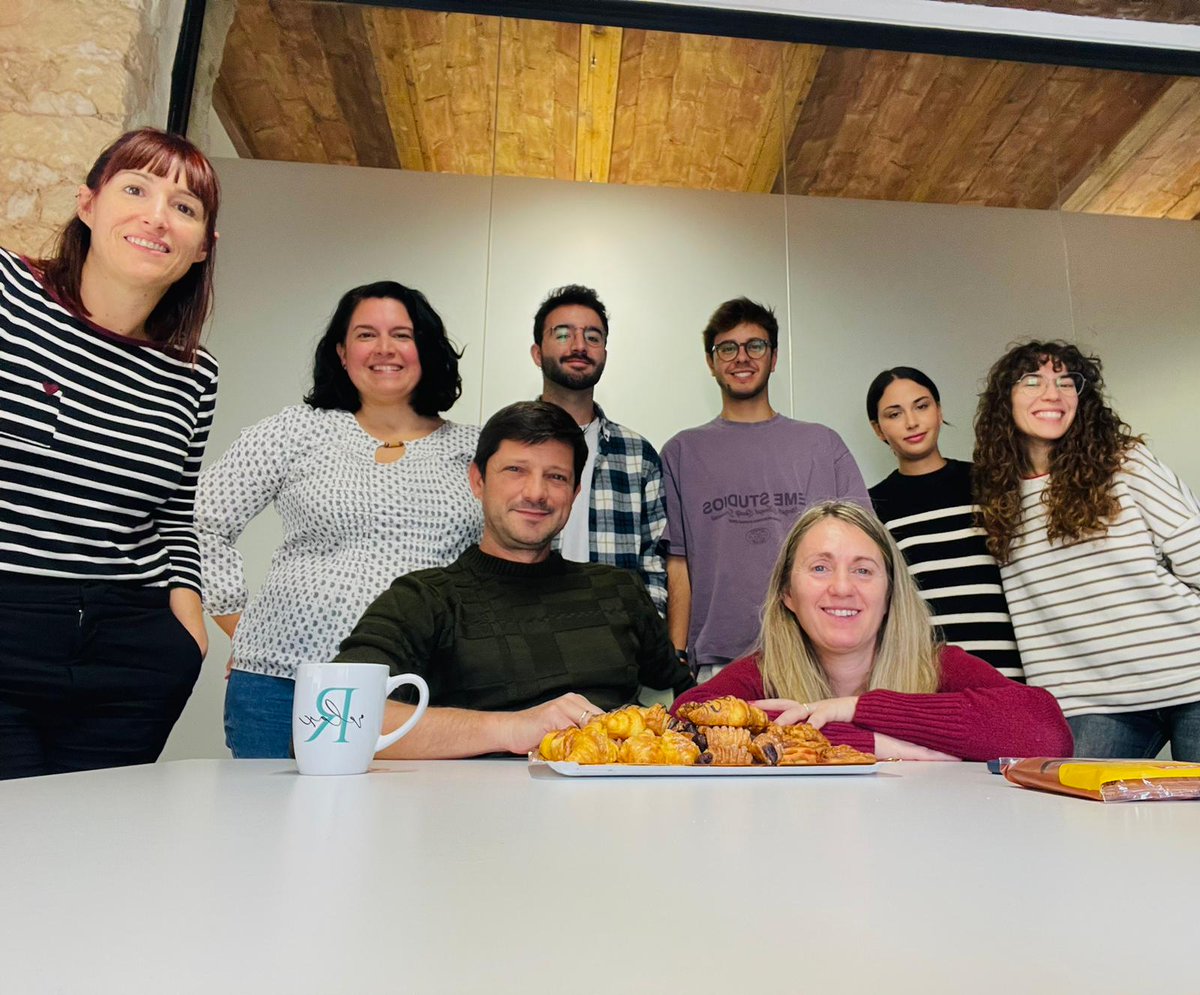 Aunque con unos días después, no perdemos la oportunidad de hacer un almuerzo #Intermundo por el cumple de David 🙌🏼🎂🤩 ¡Felicidades compi! ❤️

#intermundoteam #cumpleaños #intermundo #agenciadecomunicacion #alicante