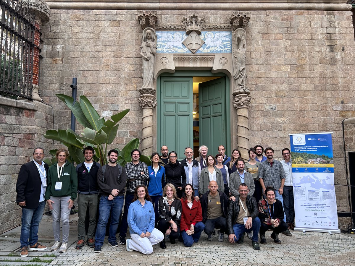 PauCostaF's tweet image. Last week, within the framework of the #ResAlliance project, we participated in a training on stakeholder engagement and the consortium’s annual in-person meeting.  We are excited about the results achieved and those yet to come. 🤩

👉We are part of ResAlliance as #LandLab