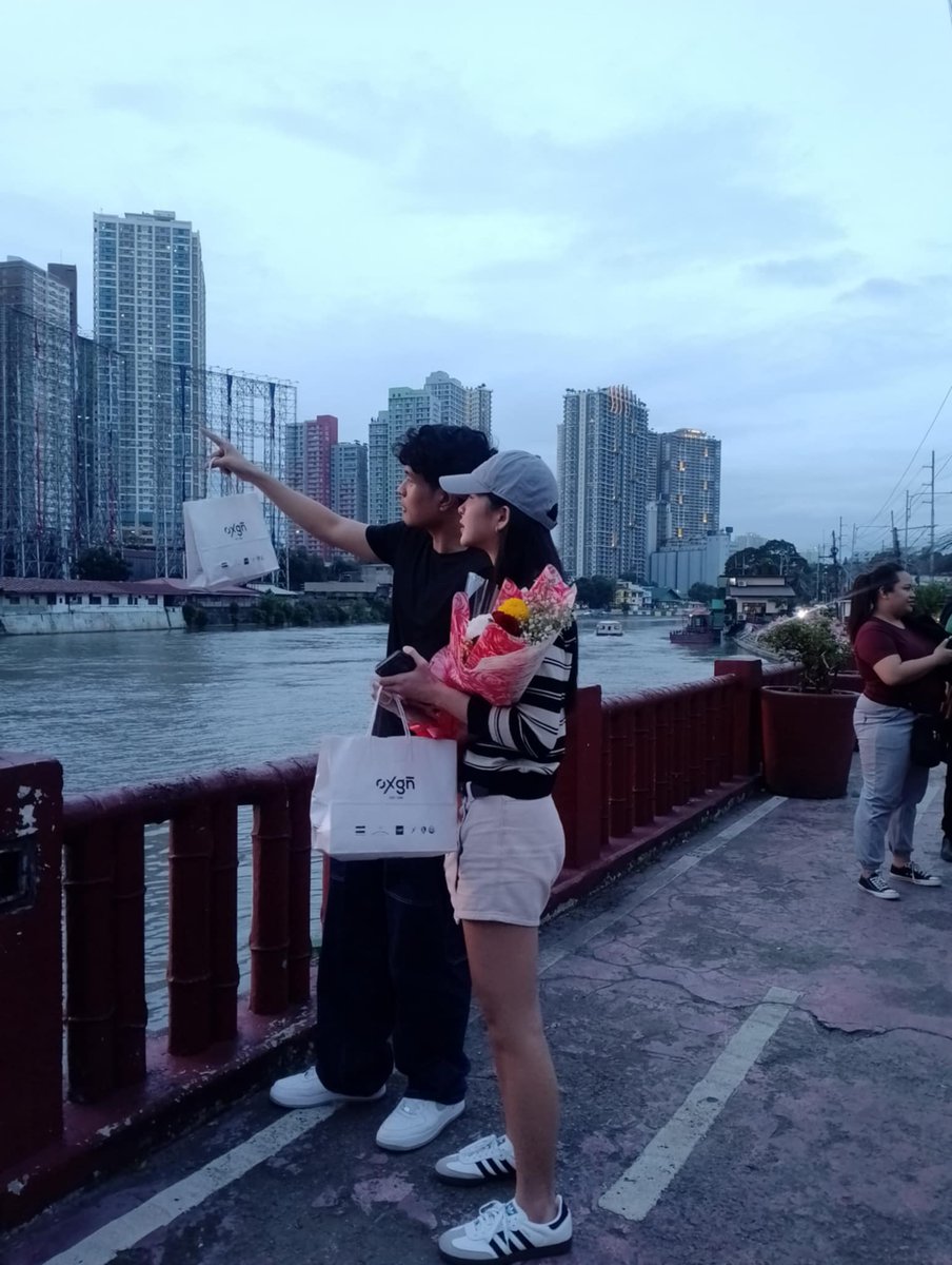 engr_fudge's tweet image. It is not just a mall show,but it's a benefits show for kids with cancer. ❤️💛

#JPKai 
#Beeliever 
@kakaimontinolaa