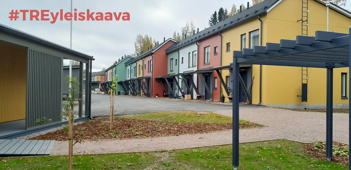 Nykypäivän pikku-Pietarin piha?🏡

Värikästä täydennysrakentamista Messukylän Viialan kaupunginosassa.

#Tampere #kaupunkikehitys