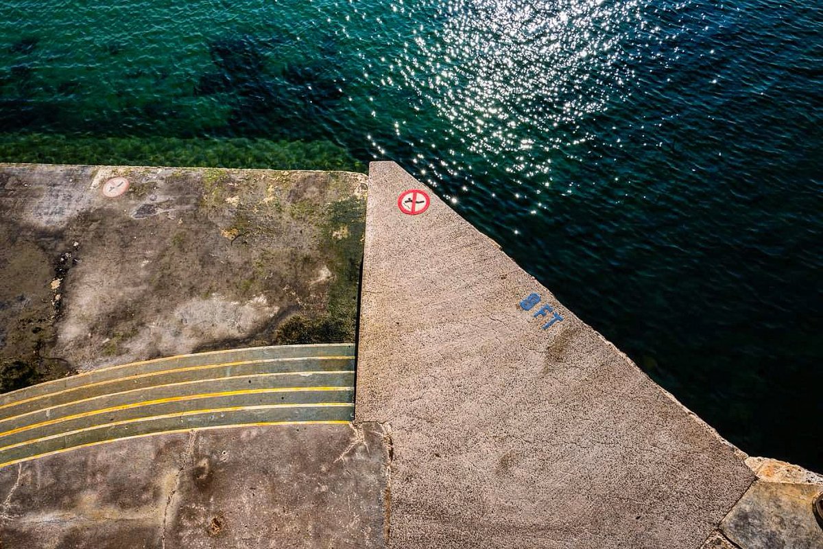 Renphotographie's tweet photo. No diving.
#swimmingpool #jersey #sainthelier #sea #renanperon #photography #photooftheday #photographie #paysageurbain #vernacularphotography #topographic #geometry #architecture #revueepic https://t.co/1ZePbqCTy0