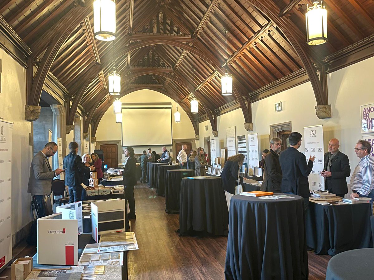 Seguimos con nuestra labor de difusión de las bondades de la cerámica #TileofSpain entre arquitectos, interioristas y distribuidores de todo el mundo🌎
El viernes la Universidad de Toronto 🇨🇦 acogió un seminario organizado por #ASCER e <a href="/ICEX_/">ICEX</a>  y la colaboración de <a href="/AzureMagazine/">Azure Magazine</a>