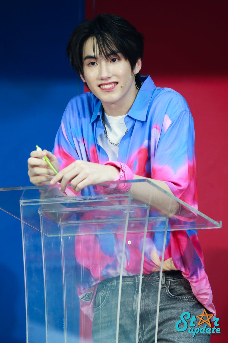 webstarupdate's tweet photo. "ไทย-ภูธัชชัย" ร่วมทีมโต้วาทีใน Live 'Lazada 11.11 ถ้าเธอถูก ฉันก็ถูกกว่า' !!!

Lazada1111THxBUS
#THAIchayanon #PHUTATCHAI 
#BUSbecauseofyouishine 
#LazadaTH  #Lazada1111TH
#ถูกกว่าที่Lazada1111
#Lazada1111เซลใหญ่ลดสะใจแห่งปี 
#Lazada1111ถ้าเธอถูกฉันก็ถูกกว่าLive https://t.co/nLjcZ42au0