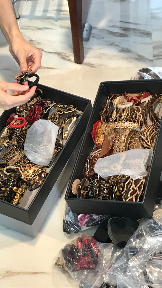 mcdavidian's tweet image. Your hair's new best friend in every color of fun! 💁‍♀️🎨 #PlayWithStyle