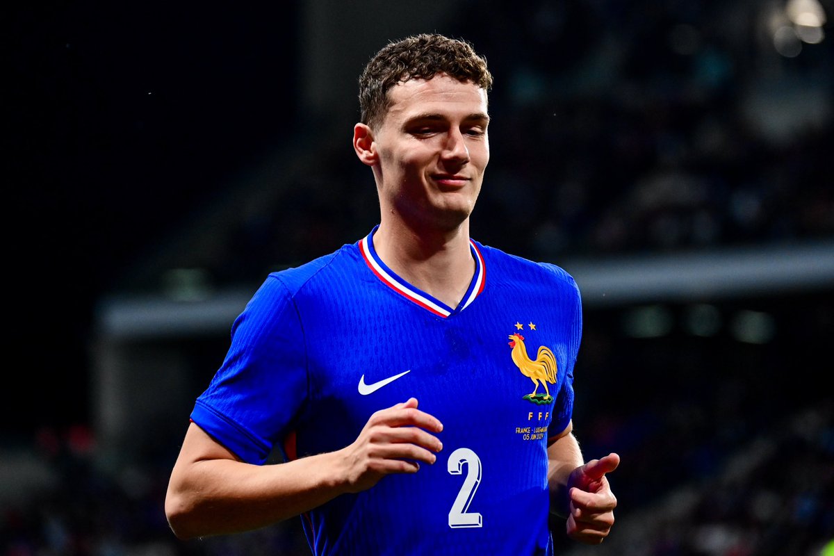 ActuFoot_'s tweet photo. 🚨 OFFICIEL ! 𝗕𝗘𝗡𝗝𝗔𝗠𝗜𝗡 𝗣𝗔𝗩𝗔𝗥𝗗 𝗘𝗦𝗧 𝗗𝗘 𝗥𝗘𝗧𝗢𝗨𝗥 𝗘𝗡 𝗘́𝗤𝗨𝗜𝗣𝗘 𝗗𝗘 𝗙𝗥𝗔𝗡𝗖𝗘 ! 🇫🇷🔙

Il remplace Wesley Fofana, blessé. https://t.co/ePeQxk3mKI