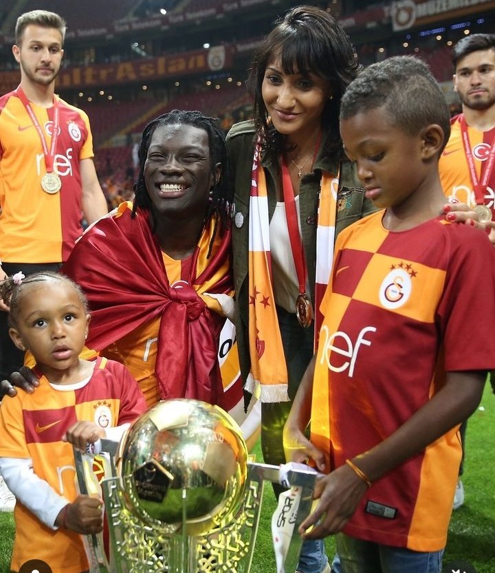 Vay be Gomis bile futbolu bıraktı 🥲