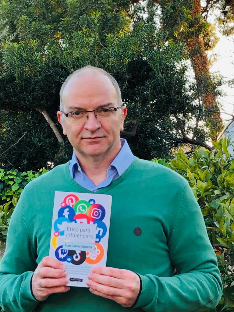 plazayvaldes's tweet photo. Las personas llamadas influencers son las que influyen de manera  significativa en los pensamientos o las acciones de muchas otras a  través de las redes sociales. Pero... ¿tienen alguna formación ética? Si no, ¿pueden ser realmente una buena influencia?
https://t.co/quXrYkEjm4 https://t.co/crYkiLh5jj