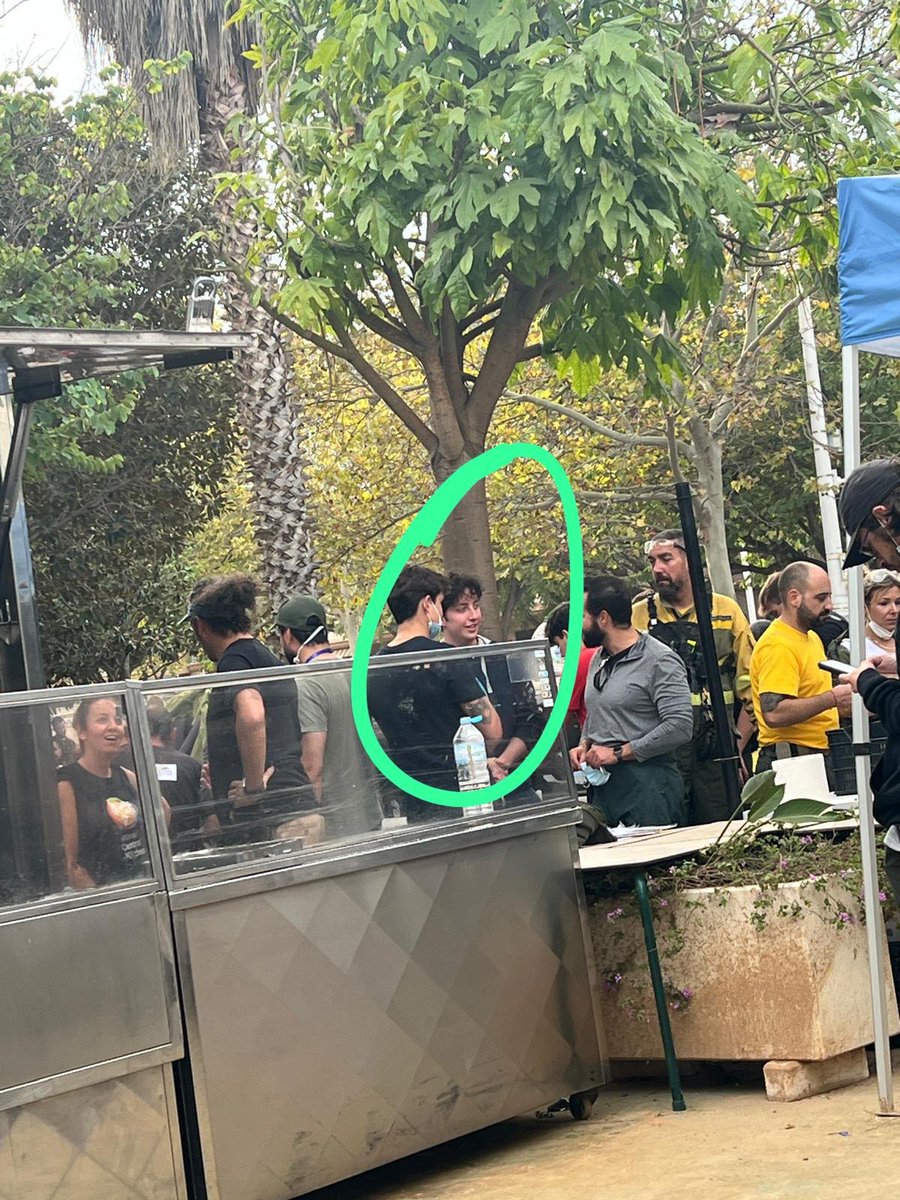 FonsiLoaiza's tweet photo. El Pequeño Nicolás ha ido con el ultraderechista a Alvise a Valencia. Quieren convertir una zona catastrófica en el parque de atracciones de cayetanos corruptos. Acaba de ser absuelto por el Supremo. Su abogado es Manuel Marchena, hijo del magistrado del Supremo. https://t.co/4XVpR7pf74