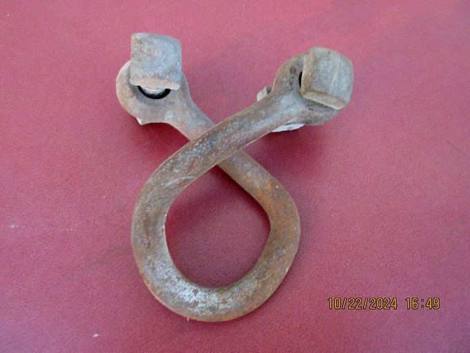 rusticrelics04's tweet photo. Vintage International Harvester Farmall Wishbone Drawbar Twisted Plow Clevis https://t.co/CTJRHtlEwU… #eBay via
@eBay
#Agriculture #tractorparts #farmer #farming #farm #tractor #Parts #implement #vintage #Mechanic #industrial #IH #Rustic #clevis #tools #IHC #oliver #ford https://t.co/FH7XI6Gmbj
