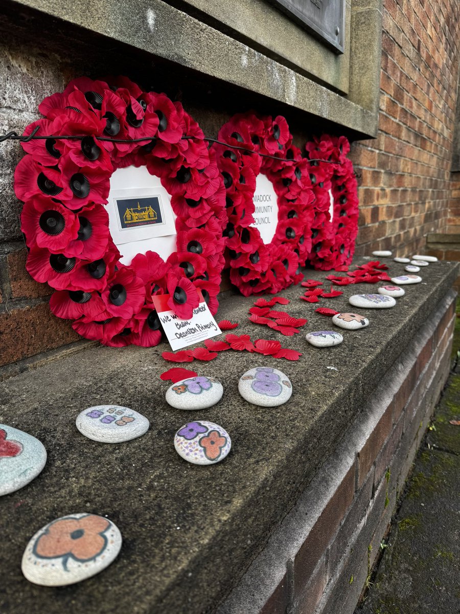 Today the children led the village of Deanston’s #RemembranceDay2024 service. All children did their school and village proud reading their welcome and poems. #Lessweforget #wewillremeberthem ❤️💜🤍🖤