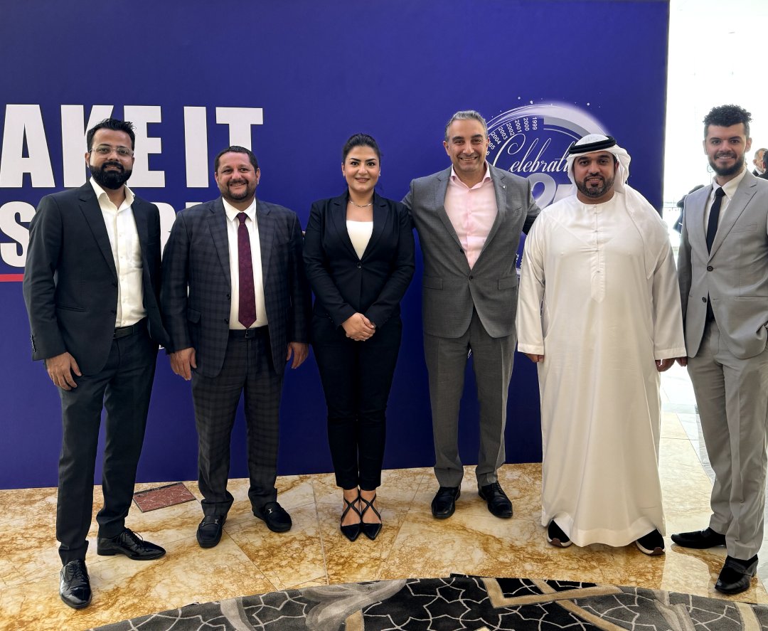 DataFlowGroup's tweet image. Team #DataFlow attended the #MedHealth event in AUH, celebrating the #ArabHospitalsFederation&apos;s silver jubilee. They connected with leaders like HE Dr. Amin Al Amiri &amp;amp; Dr. Ahmad Taha, gaining insights on healthcare verification, partnerships, &amp;amp; AI-driven solutions. Take a look: