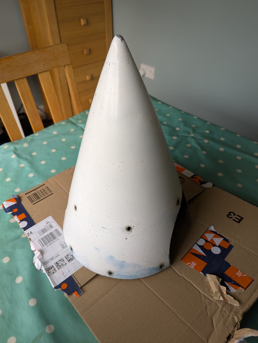 WickerBoat's tweet image. BOLY&apos;S away for her annual maintenance. Time to take the Spinner polish challenge! #C172 #avgeek  #pilotsoftwitter can&apos;t see from the #flightdeckmonday