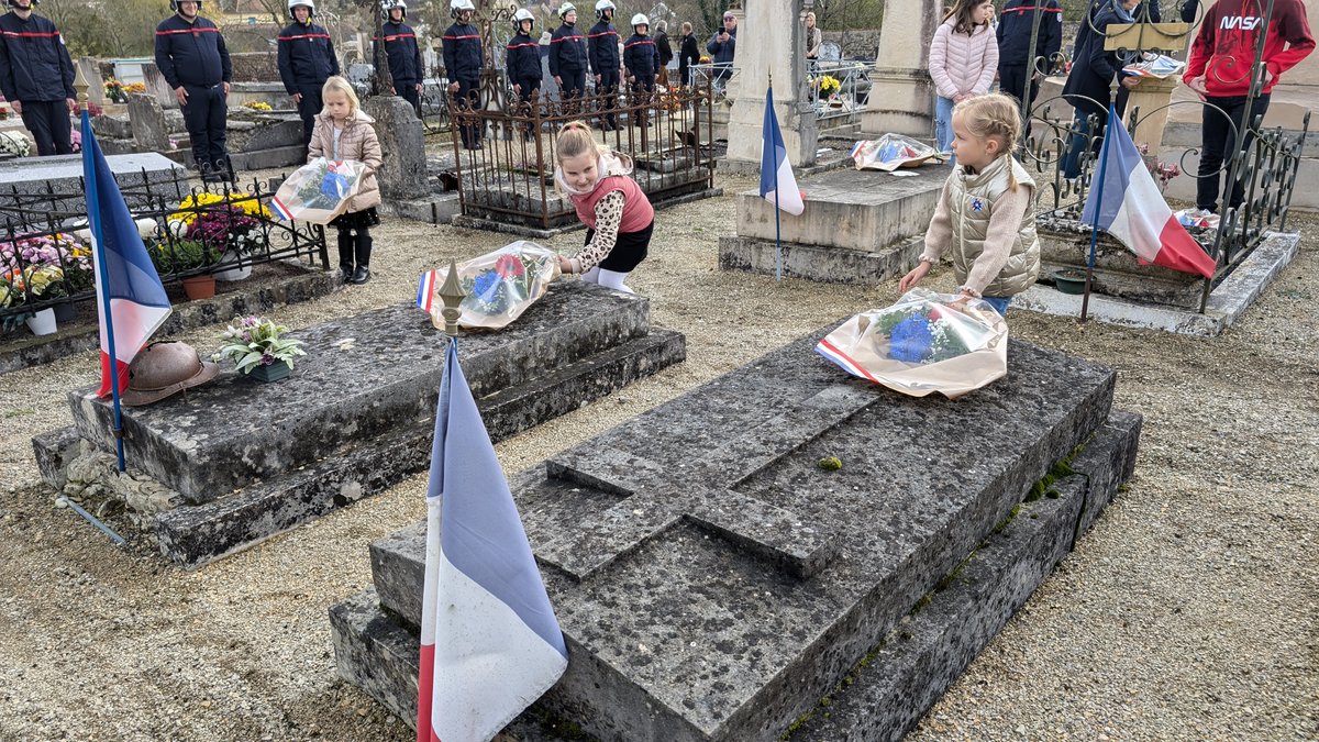 Chaource 💙🤍❤️ tweet media