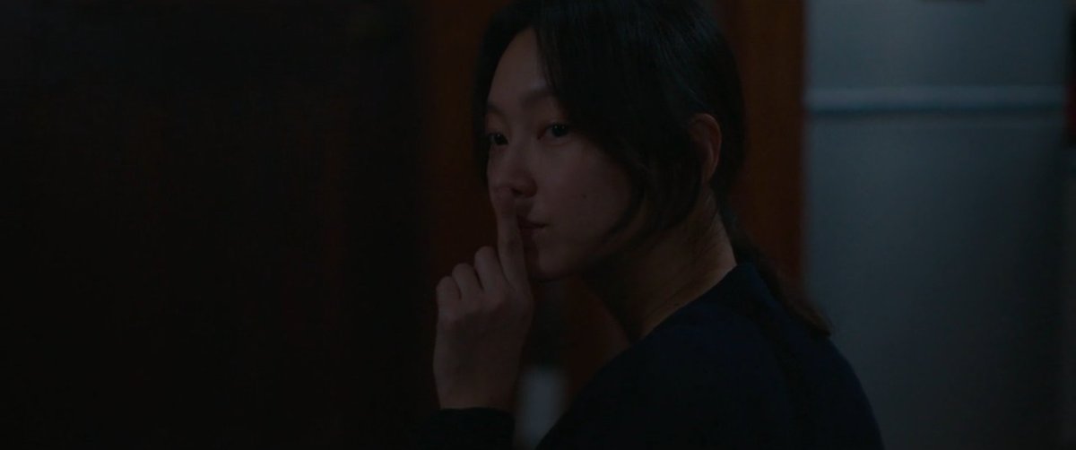 chaxiangxunya's tweet photo. HOLY F(*^$#@!^*&% 😨🤯
I need to process this for a while. Hella creepy. Sunghee not only gaslighted Joontae but her son too! She manipulates her son's memories to keep her crimes out of sight of the investigation. I want to throw up
#DoubtEp9 #Doubt https://t.co/GUq0YoXKow