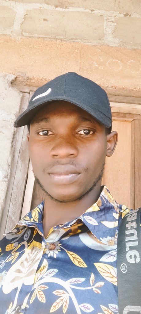 Veeqtor_c's tweet photo. First Time On A Face Cap 🧢🧢♥️♥️ https://t.co/MoOl11OlRZ