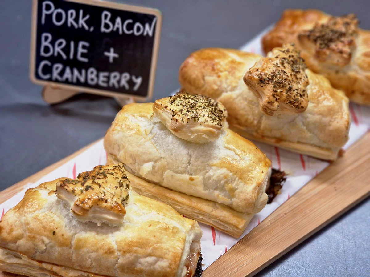 Hi Wrecsam 👍
Today, we have some right porkers! 
Pork, Bacon, Brie, and Cranberry Rolls 

We also have the following flavours: 
Cheesy Marmite 
Smokey 
Leek &amp; Chilli 
Apple &amp; Pear
Blue Cheese 
Traditional 

#Wrexham #sausagerolls #foodpics #pastries #wrexhambusiness #wales