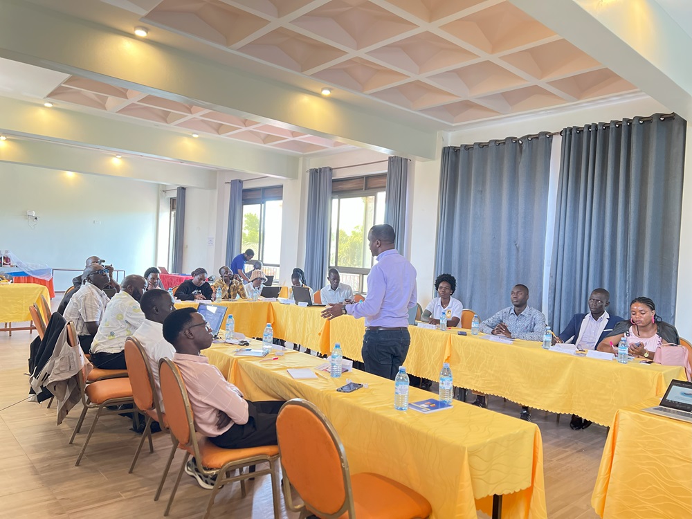 ChagallaD's tweet image. I am priviledged to facilitate &amp;amp; participate in @infoNILE&apos;s training on #ClimateSmartAgriculture in Northern UG 🇺🇬 &amp;amp; West Nile. 

The goal is to increase the capacity &amp;amp; awareness among journalists &amp;amp; media houses to report on #climatechange  and climate adaptation in agriculture.