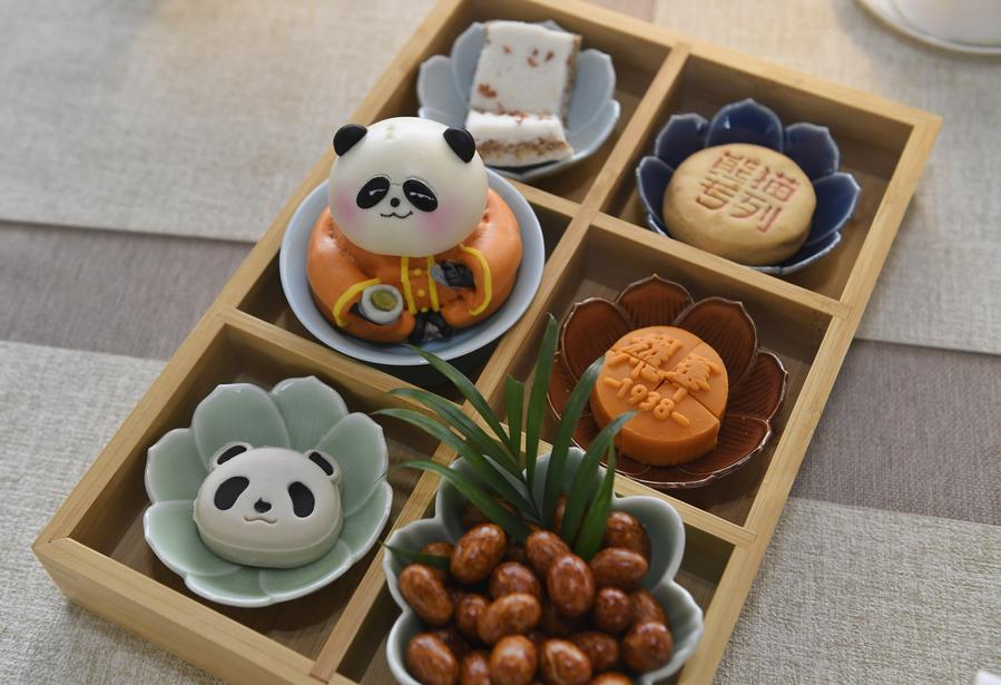 XHNews's tweet image. A third generation of the panda-themed tourist train made its debut here on Sunday. The panda train is a high-end boutique tourist train with catering, accommodation and entertainment services xhtxs.cn/YJs