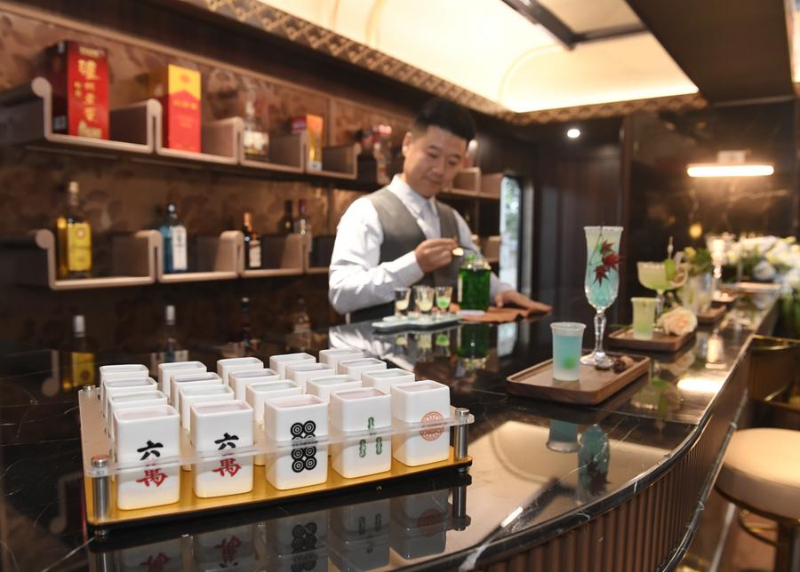 XHNews's tweet image. A third generation of the panda-themed tourist train made its debut here on Sunday. The panda train is a high-end boutique tourist train with catering, accommodation and entertainment services xhtxs.cn/YJs