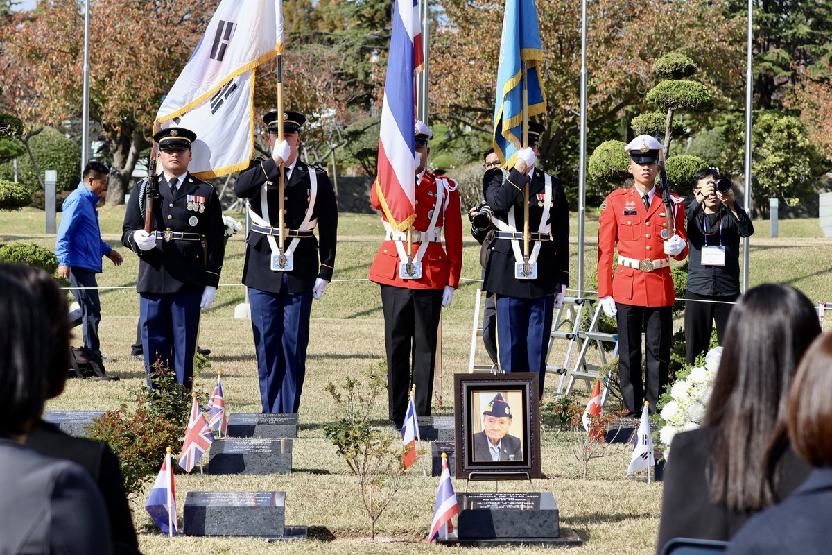 UN_Command's tweet photo. @US_SOCKOR UNC recognizes the historic contribution of 22 sending states during the Korean War and committed to harnessing the support of 18 member states’ coalition for peace and stability of the #KORPEN.
#UnderOneFlag https://t.co/iuhgJnKFRZ