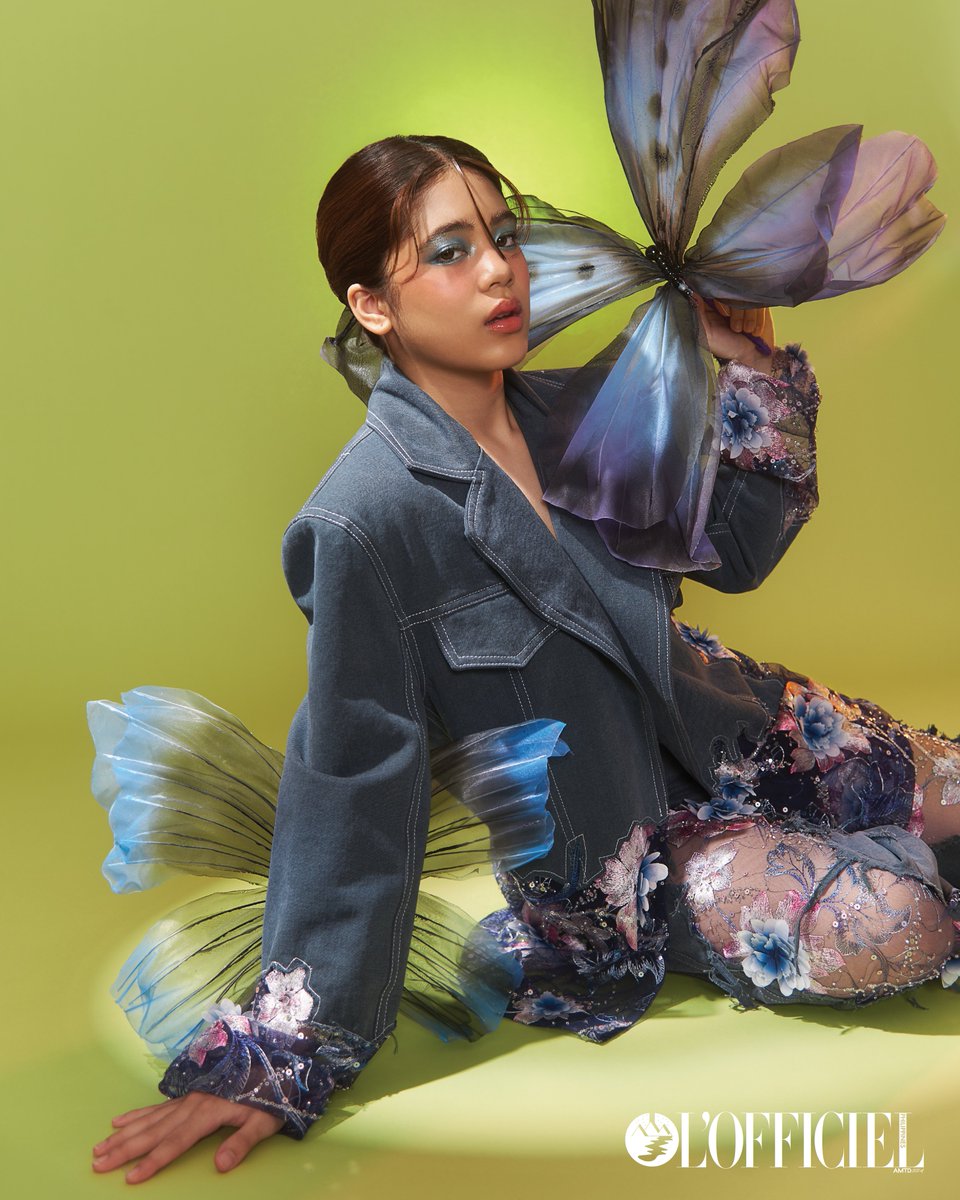 LOfficiel_PH's tweet photo. As L’Officiel’s November cover star, #NianaGuerrero opens up about growing up on the internet and navigating fame as a teenager. Read more here: https://t.co/yBIZBSqh1K

#NIANA wears makeup from #BYSCOSMETICS https://t.co/BdGMdV9Kk2