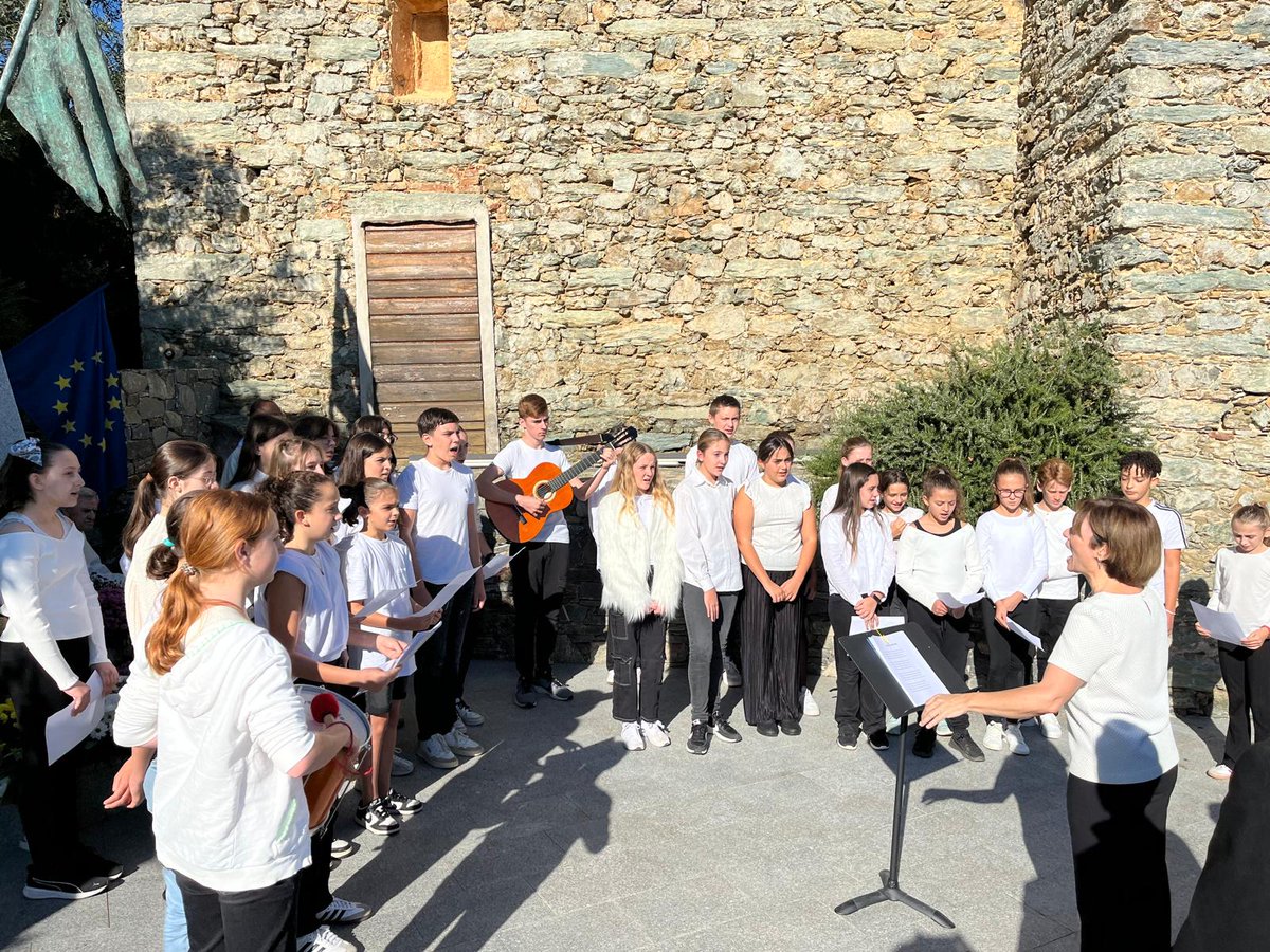 Ricordu sempre vivu di l'11 di nuvembre 1918.

Ghjornu di cummemurazione. Ci ramintemu di sti done e omi chi si so impignati per a libertà.

Ad vitam aeternam !