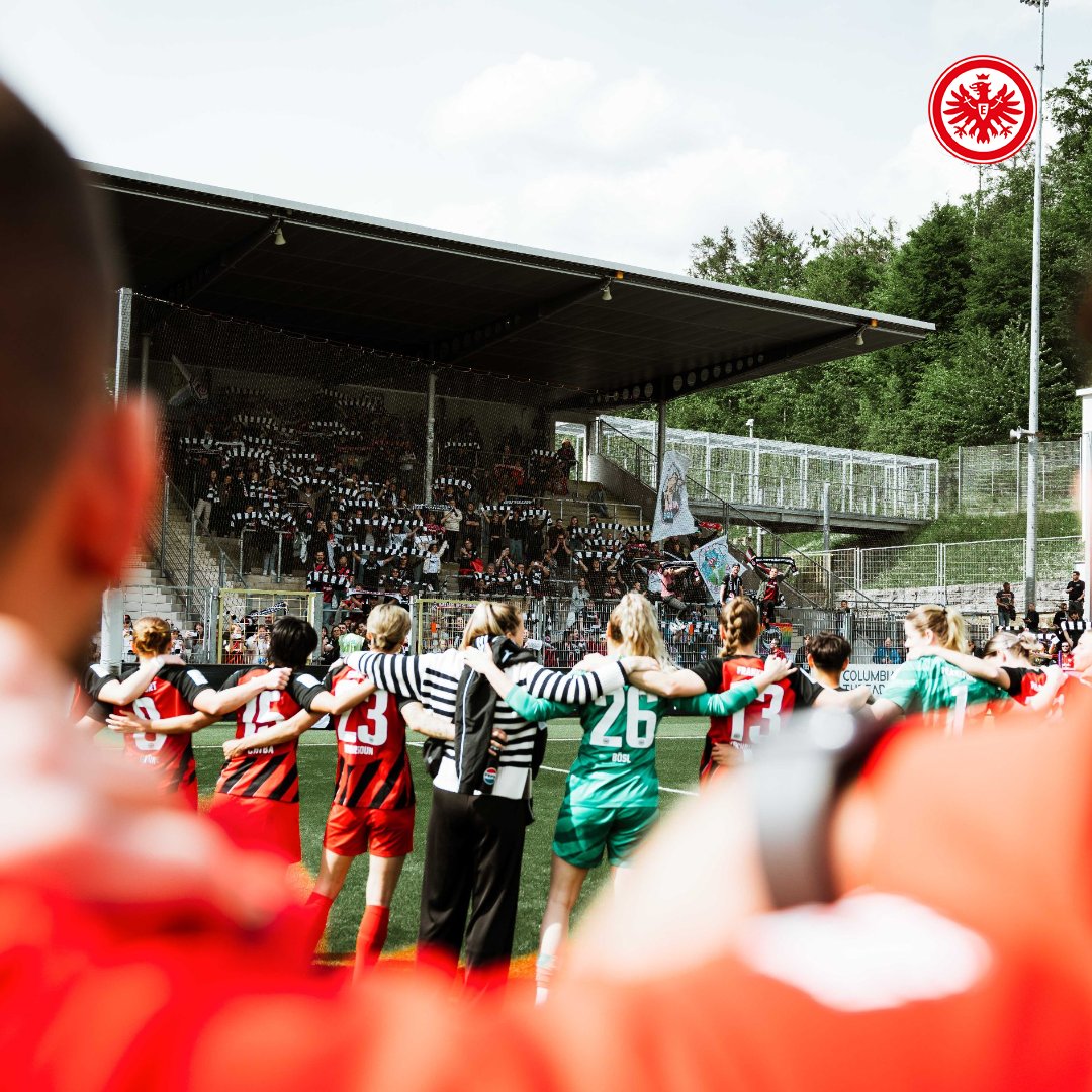 Wir erinnern uns an den großartigen Auswärtsblock in Hoffenheim beim Spiel im Mai 🤩

Tickets für die Gästeblöcke F (Steh) und E (Sitz) für nächsten Samstag erhaltet ihr über den Ticketshop der TSG Hoffenheim.

Alle Infos ➡️ go.eintracht.de/aVRtPi

#SGE #EintrachtFrauen