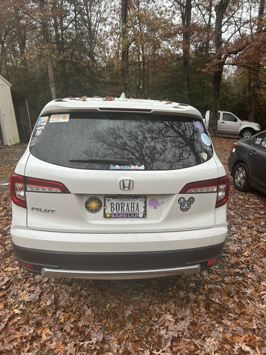 64dzny's tweet photo. I haven’t been active in a few months. Like most, I am in a daze from the reality of the us. I also have a lot of serious real life going on for me personally.
BUT I am still #bulletproof7 and I 💜#BTS #bts_army if you see me on the road HONK 🤗💜 https://t.co/HvCQoDEQZh