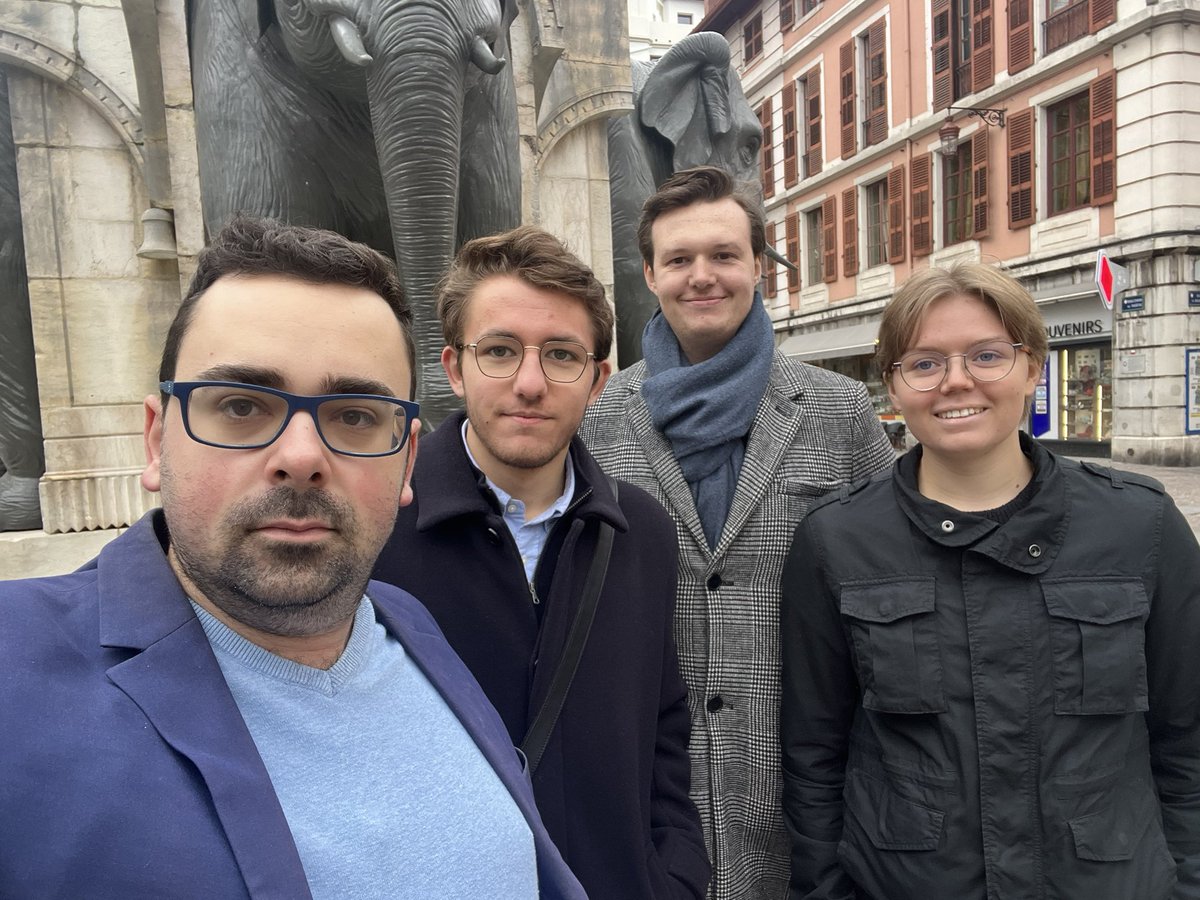 clementcoral's tweet photo. Nous étions présents ce matin comme depuis plusieurs années aux cérémonies du 11 Novembre 1918 à Ville de Chambéry et Challes-les-Eaux
En souvenir de leur courage et de leur sacrifice, nous nous rassemblons pour ne jamais oublier. #11novembre #commémoration #souvenirs https://t.co/cBi4SuG5Sl