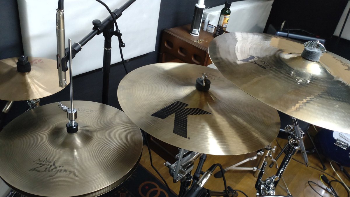 Rune_jara's tweet image. 宅録スタジオのセッティングをリニューアルしました🥁
こんな綺麗なkが、偶然めちゃくちゃ格安で手に入っちゃいました…。

#ドラム