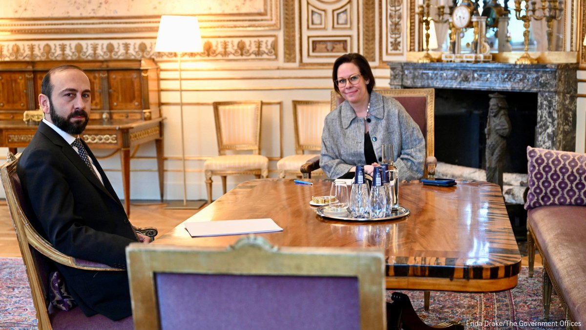 SweMFA's tweet photo. Today, @MariaStenergard  welcomed Armenia’s Minister of Foreign Affairs @AraratMirzoyan  to a working lunch in Stockholm. 🇸🇪🇦🇲

Armenia is an important foreign policy partner to Sweden. Bilaterally and through the EU, Sweden supports Armenia’s democracy, reforms and deepening relations with the EU.