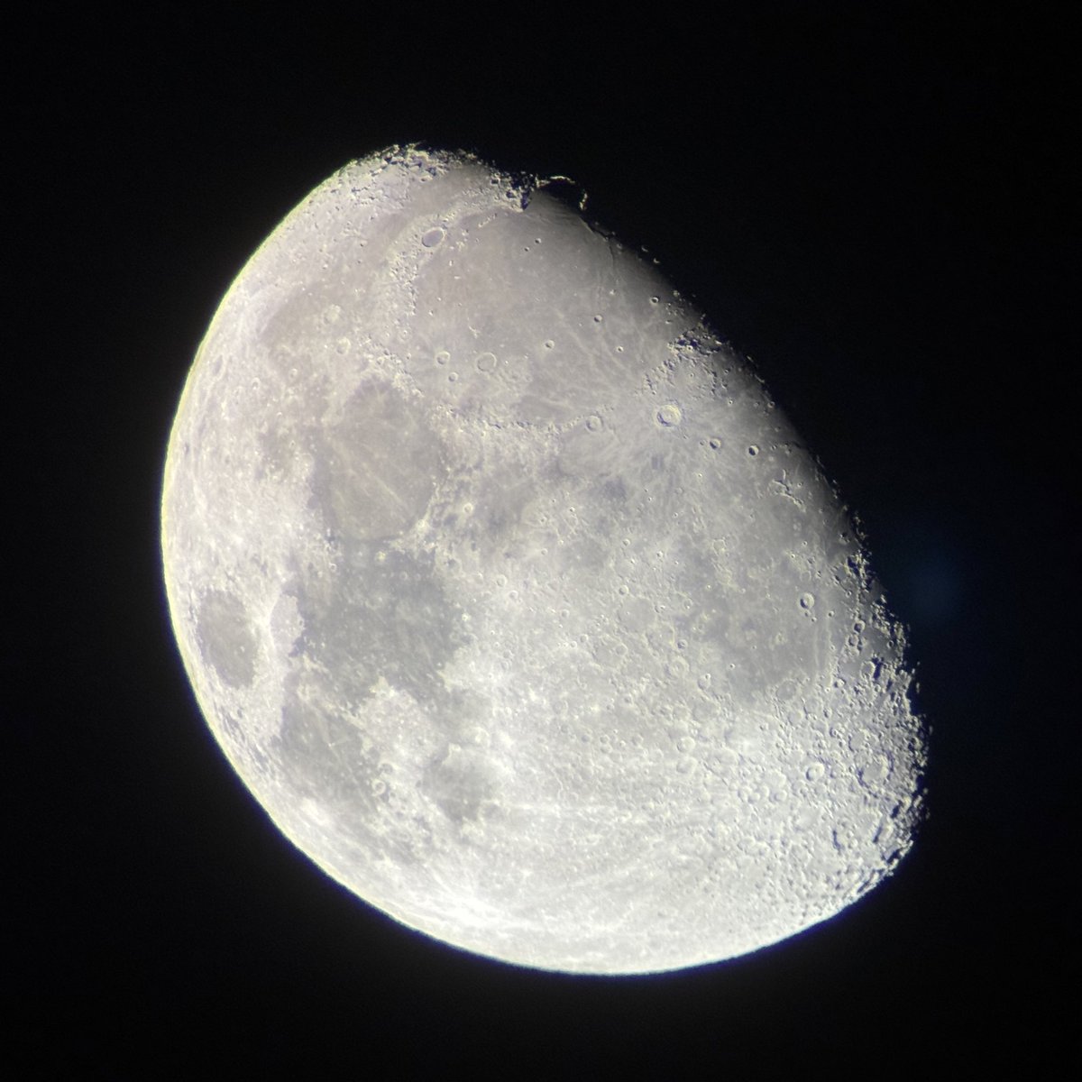 107P4_Dev's tweet photo. Kolokol 「Cheap Lens」回収記念🎉
そこまでCheapではないLensで月と土星を撮影🔭
そこまでCheapではないLensでも土星の撮影は厳しい。
#scopetech
#iPhone15pro https://t.co/26pY42Cgr6