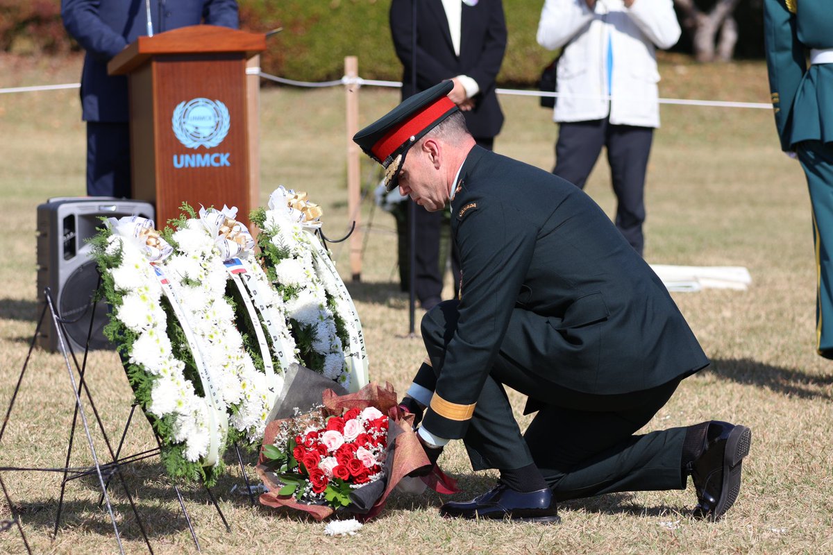 UN_Command_DCDR's tweet image. Honored to recognize the service of late Thai veteran Cpl. Rod Asanapan during his interment at UN Memorial Cemetery in Korea. His courage and dedication reflect the solidarity of international forces who stood #UnderOneFlag during the Korean War.