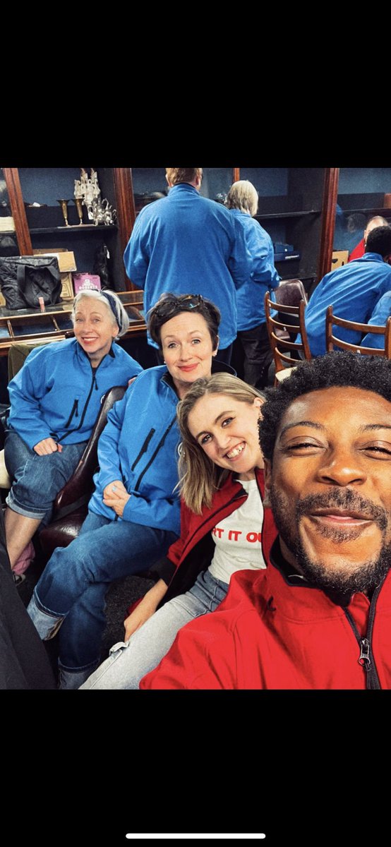 Darlings, it’s the FINAL WEEK of ⁦<a href="/BBCDoctors/">BBC Doctors</a>⁩ and we intend to go out with a bang not a whimper (that’s not a spoiler!!) Before the last show on Thursday why not tune in to see <a href="/DexLee_/">Dex Lee</a>  <a href="/moylie69/">Sarah Moyle</a> Dido Miles &amp; <a href="/kiapegg/">kia pegg</a> on ⁦<a href="/BBCBargainHunt/">Bargain Hunt</a>⁩ ! X