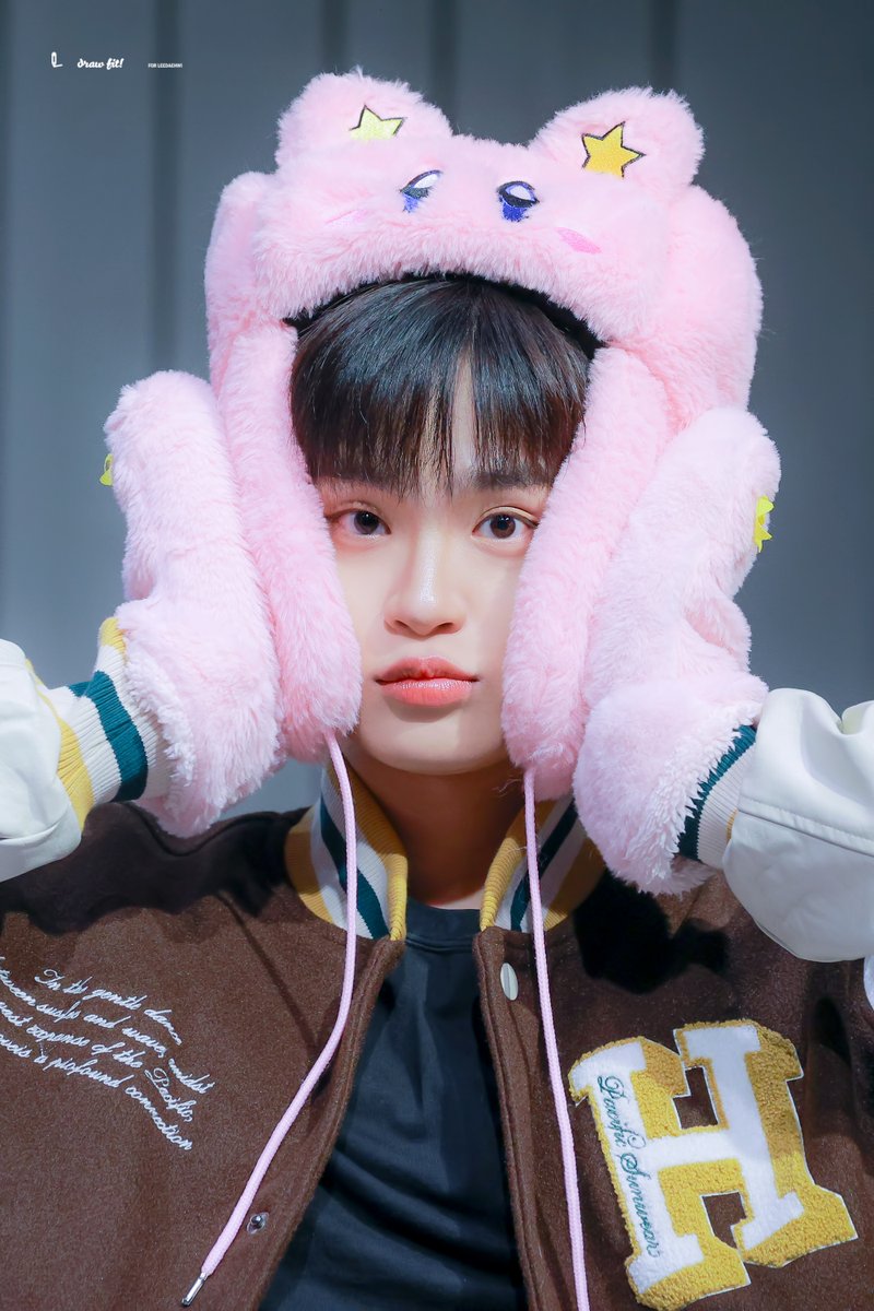 Daehwicom's tweet photo. 241109 내 천년돌임 건들면 죽여버림 #이대휘 #에이비식스 #AB6IX #DAEHWI https://t.co/iaflFMef4Y