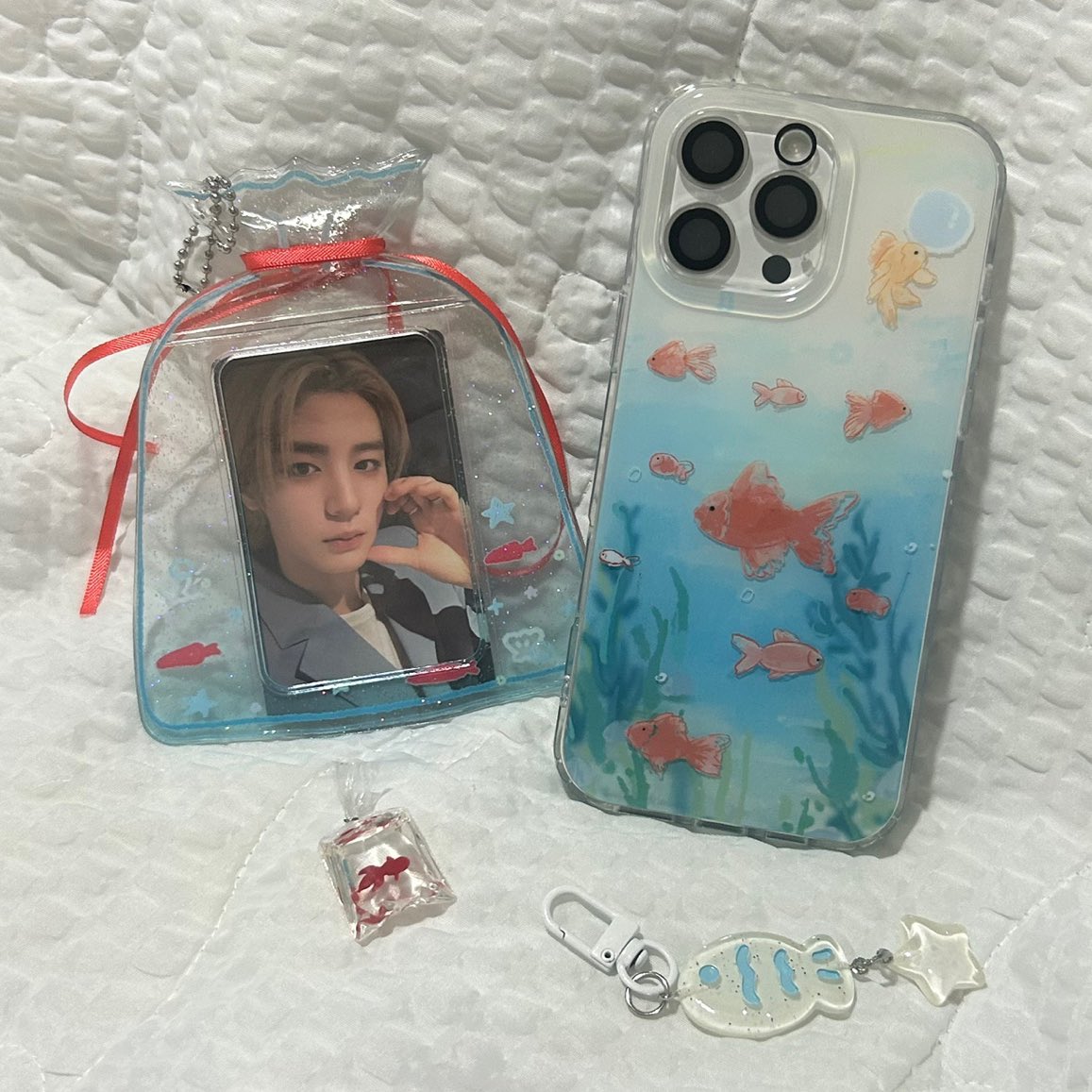 ⋆｡˚ ☁︎ ˚｡⋆｡˚☽˚｡⋆
𓂃𓂃𓂃𓊝 𓄹𓄺𓂃𓂃𓂃
       🐠             🐬