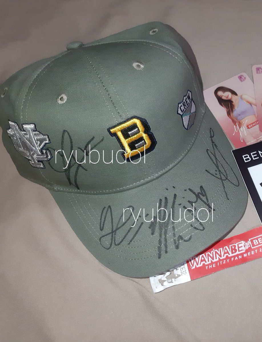 ryubudol's tweet photo. ✨ interest check ic only 

itzy signed bench cap from wannabe fan meet last  2023

✉️ qyop thru dms

🏷️ yeji lia ryujin chaeryeong yuna wannabe wts lfb ph 양도 있지 https://t.co/6qm9nUq1n4