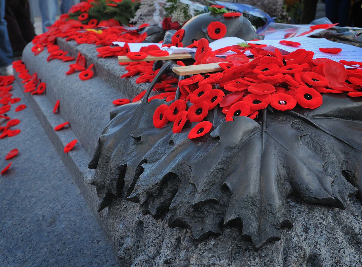 BlainPotvin_THW's tweet photo. At 11am today take a moment to remember those who served, &amp; sacrificed it all. Behind every Veteran there's a family that stands with them, #Remember them as well.
 
May we all strive to live up to and be worthy of their sacrifices 
#LestWeForget https://t.co/x1rK96AaJb