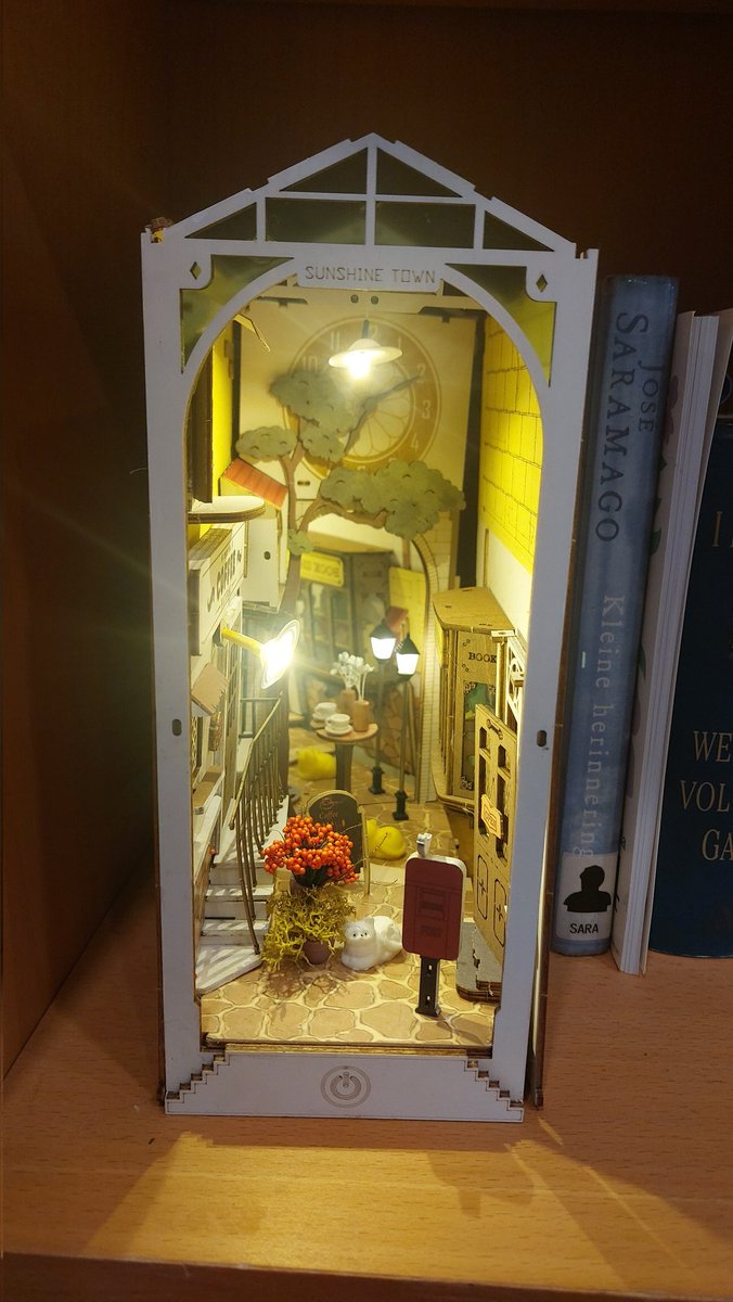 Dit projectje is ook eindelijk bijna klaar! Net de lichtjes getest &amp; ze werken alledrie, wat mij sterk verbaasde. Mad elektricien skills ikke, amai.