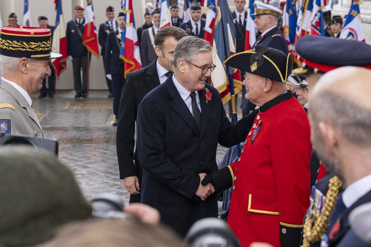 Ministère des Armées (@armees_gouv) on Twitter photo En ce #11Novembre, nous rendons hommage aux soldats d’hier et d’aujourd’hui morts pour la France.🇫🇷
Retour en images sur la commémoration du 106e anniversaire de l’Armistice de 1918 présidée par le Président de la République <a href="/EmmanuelMacron/">Emmanuel Macron</a>, en présence du Premier ministre En ce #11Novembre, nous rendons hommage aux soldats d’hier et d’aujourd’hui morts pour la France.🇫🇷
Retour en images sur la commémoration du 106e anniversaire de l’Armistice de 1918 présidée par le Président de la République <a href="/EmmanuelMacron/">Emmanuel Macron</a>, en présence du Premier ministre