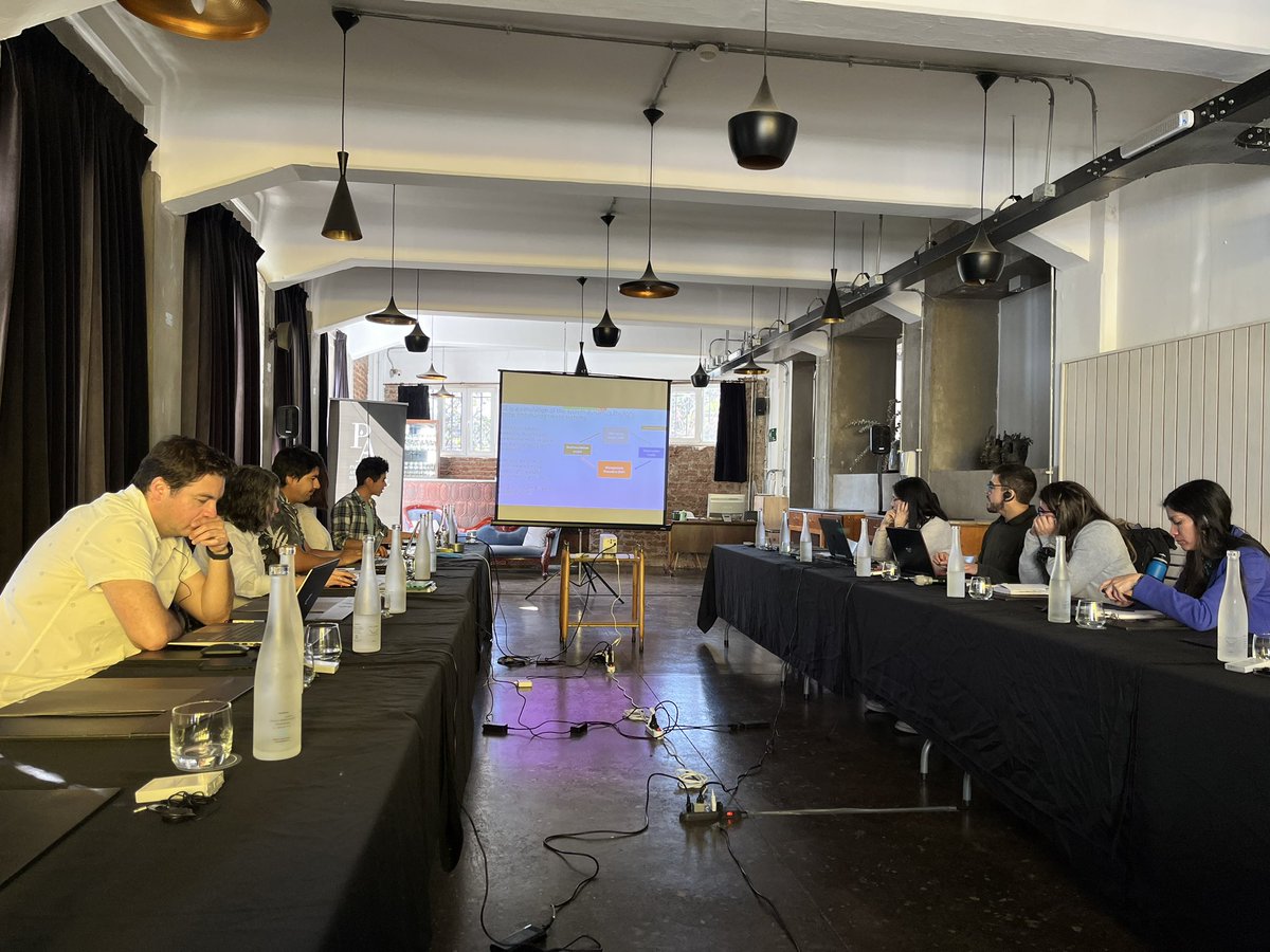 fdoespin's tweet photo. Primer día con Dr. Quang Huynh de #bluematterscience #openMSE para la sardina austral de la Región de los Lagos 🇨🇱, esquema de MSE en #R @ifop_periodista @SubpescaCL https://t.co/qcg1BPLdq0