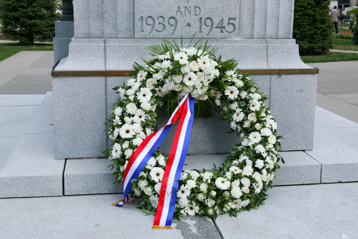 🕊️Today is Remembrance Day 🕊️
 Today we pause, reflect, and take a moment to express our gratitude and remembrance of those men, women and service animals who fought in, were impacted by, and lost their lives during conflict and wars. Lest We Forget.