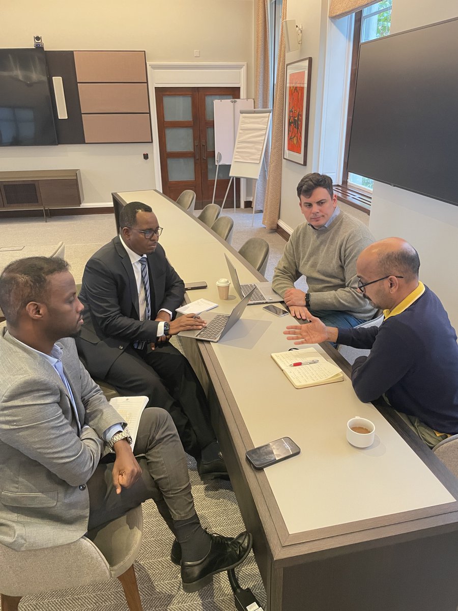 franabra6's tweet photo. Estoy muy contento y tremendamente agradecido por la experiencia que viví como parte del Future Leaders Programme del @SOAS_DLD  en Londres.
Una muy intensa semana con speakers de primer nivel liderados por Ha-Joon Chang, Johnatan Di John y Chris Cramer.
Comparto algunas ideas! https://t.co/dfGhJOVeK0